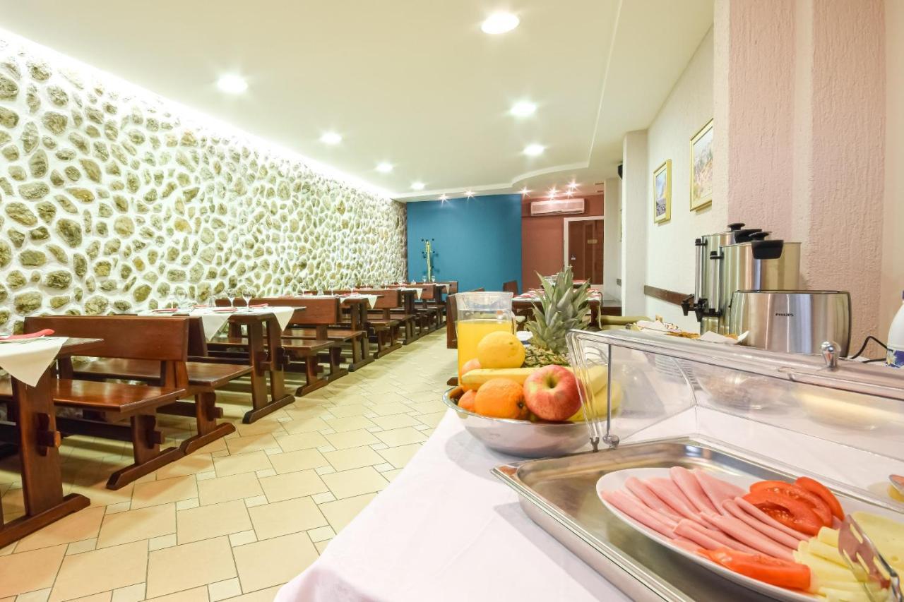 B&B villa IVONA 2 Baška Voda Exteriör bild