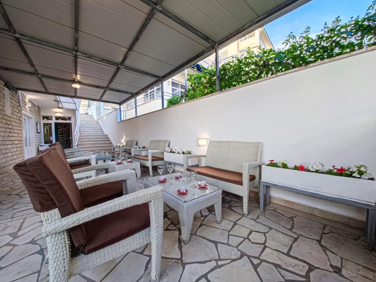 B&B villa IVONA 2 Baška Voda Exteriör bild