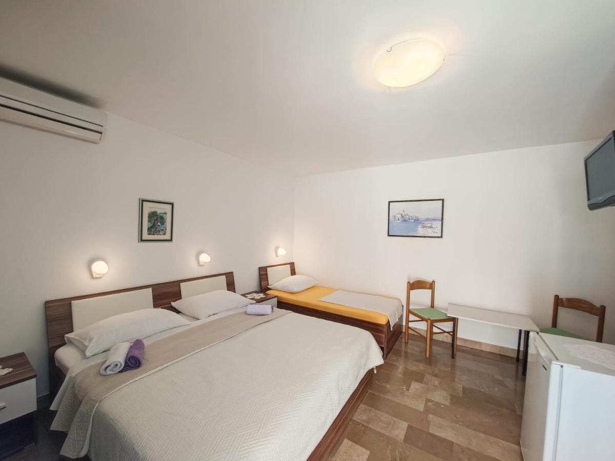 B&B villa IVONA 2 Baška Voda Exteriör bild