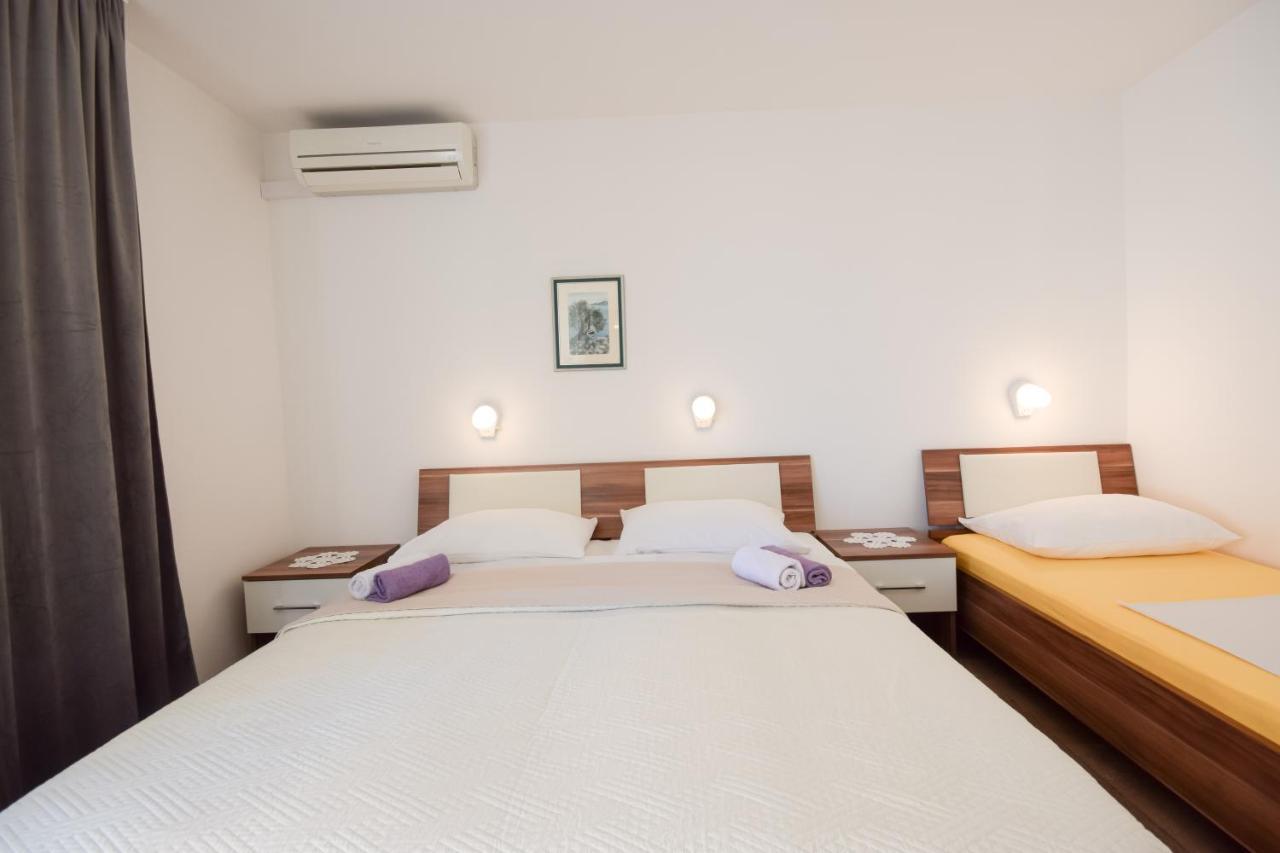 B&B villa IVONA 2 Baška Voda Exteriör bild