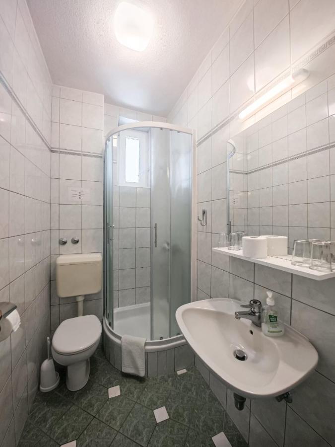 B&B villa IVONA 2 Baška Voda Exteriör bild