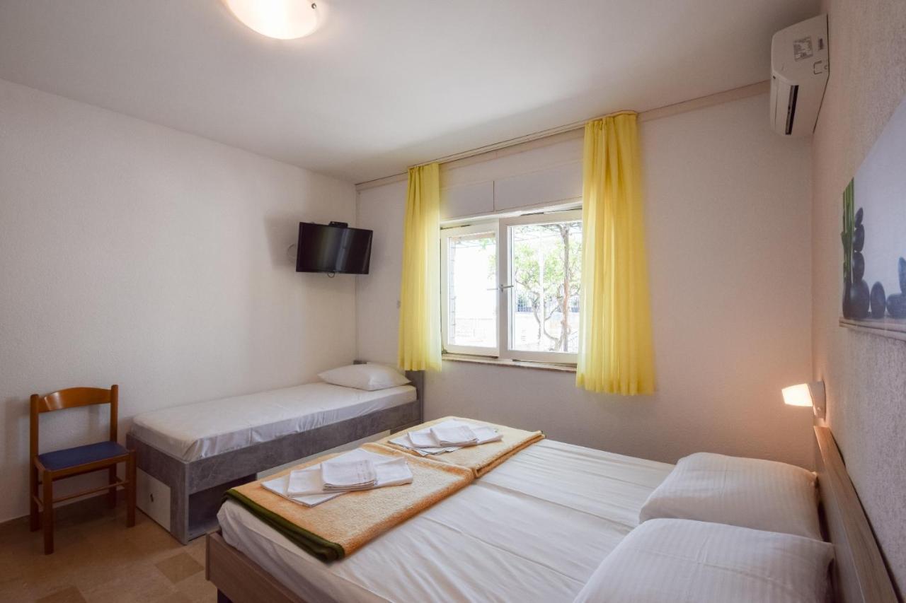 B&B villa IVONA 2 Baška Voda Exteriör bild