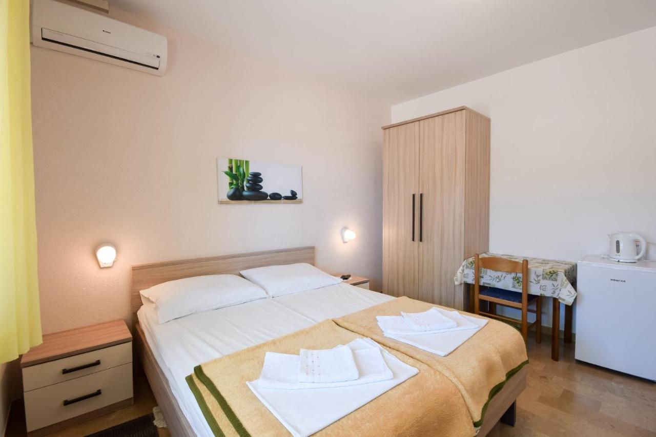 B&B villa IVONA 2 Baška Voda Exteriör bild
