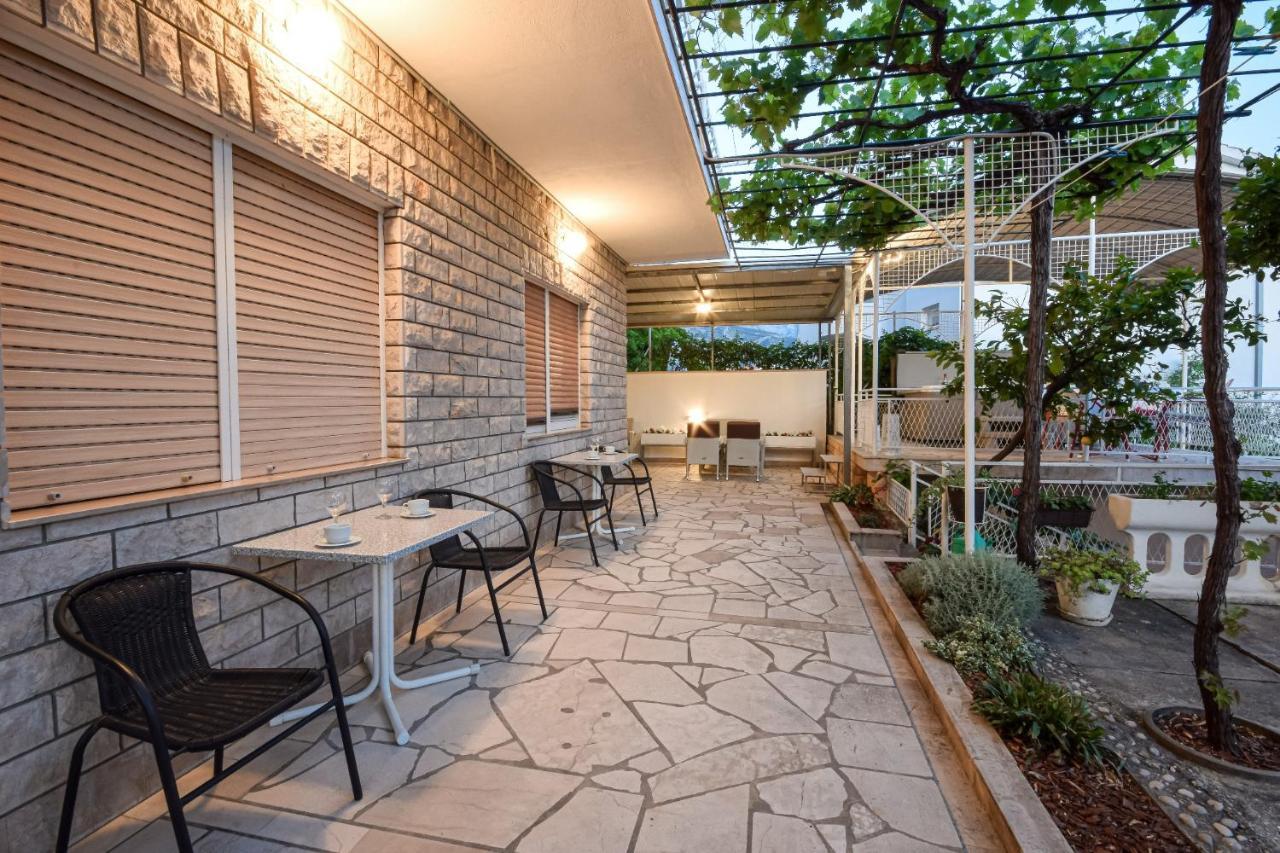 B&B villa IVONA 2 Baška Voda Exteriör bild